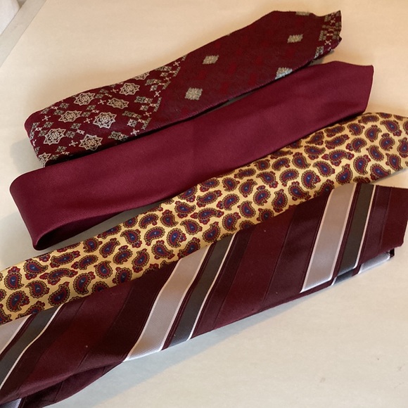 Assorted silk ties 4 in group - Picture 2 of 8